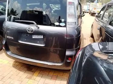 Toyota Sienta