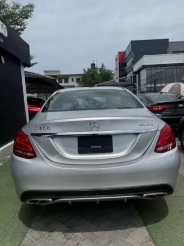 Mercedes-Benz C 300