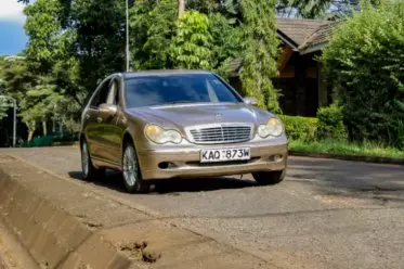 Mercedes-Benz C200
