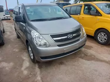 Hyundai H-1 Starex