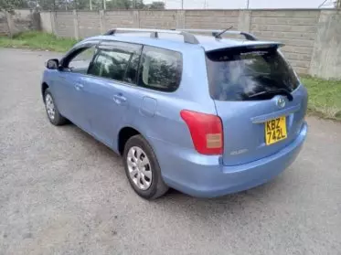 Toyota Fielder 