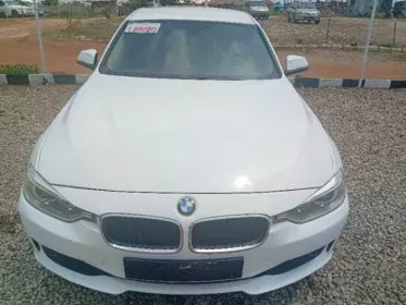 BMW 320i