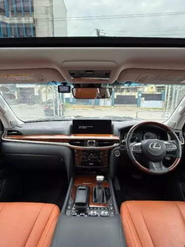 Lexus LX 570