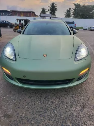PORSCHE Panamera