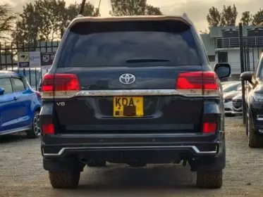 Toyota Landcruiser  V8