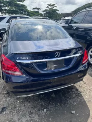 Mercedes-Benz C 300