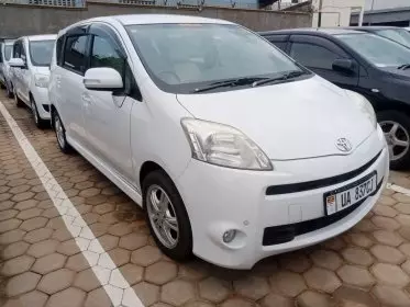 Toyota Passo Sette