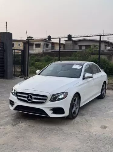 Mercedes-Benz E 300