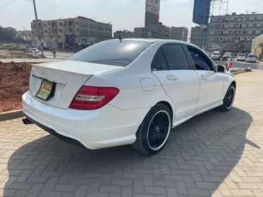 Mercedes-Benz C200