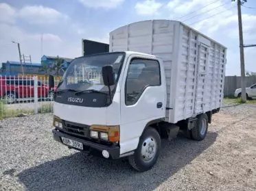 Isuzu Elf