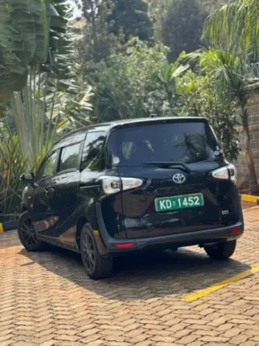 Toyota Sienta Hybrid