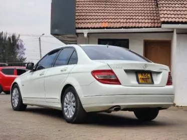 Mercedes-Benz C200