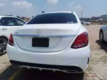 Mercedes-Benz C 200