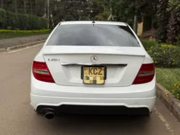 Mercedes-Benz C200