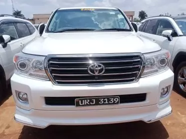 Toyota Landcruiser  V8