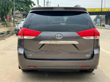 Toyota Sienna