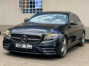 Mercedes-Benz E200
