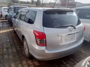 Toyota Fielder 