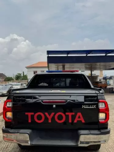 Toyota Hilux 