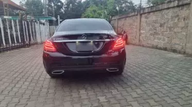 Mercedes-Benz C220