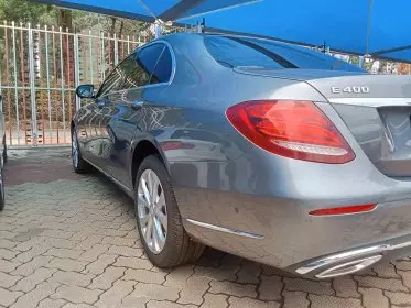 Mercedes-Benz E 400
