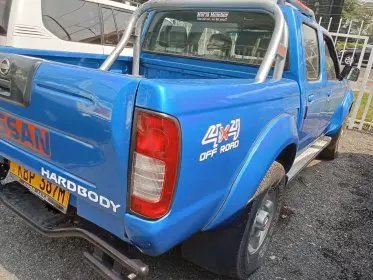 Nissan NP 300