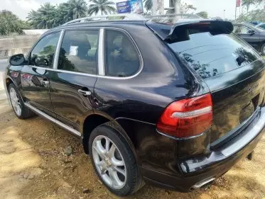 PORSCHE Cayenne