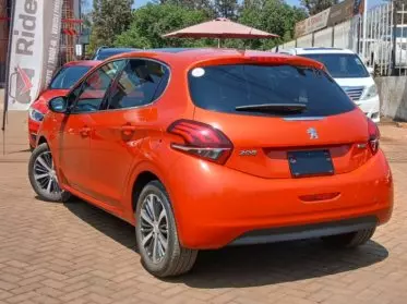 Peugeot 208