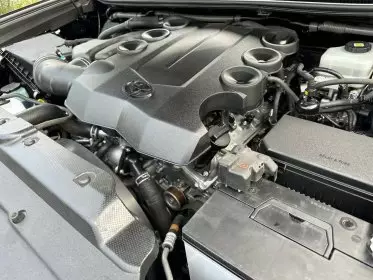 Toyota  Land Cruiser VXR V8