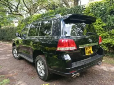 Toyota Land Cruiser V8
