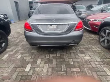 Mercedes-Benz C 300