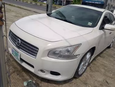Nissan Maxima