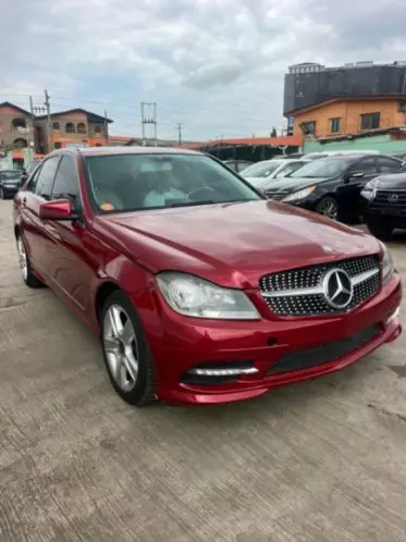 Mercedes-Benz C 300