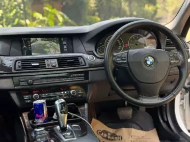 BMW 528i