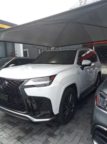 Lexus LX 600