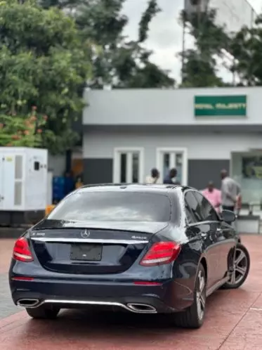 Mercedes-Benz E 300