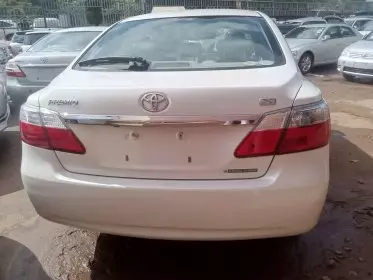 Toyota Premio 