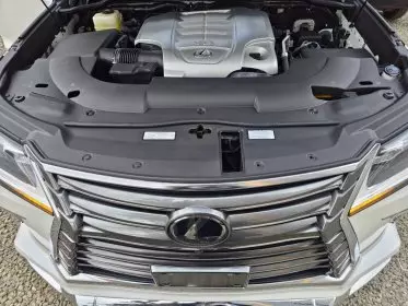 Lexus 570