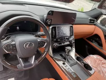 Lexus LX 600