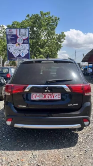 Mitsubishi OUTLANDER