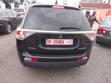 Mitsubishi OUTLANDER