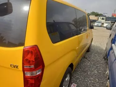 Hyundai H-1 Starex