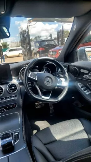 Mercedes-Benz C200
