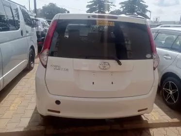 Toyota Passo Sette