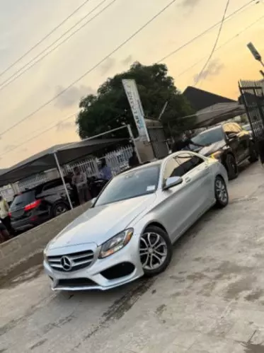 Mercedes-Benz C 300