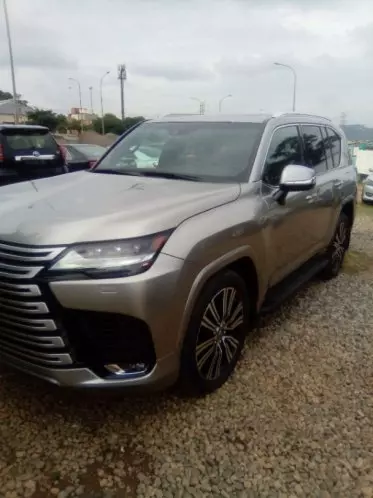 Lexus LX 600