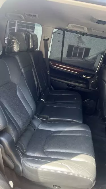 Lexus LX 570