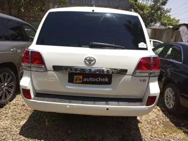 Toyota Landcruiser  V8