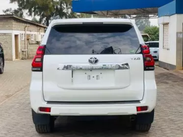 Toyota Landcruiser prado TZ