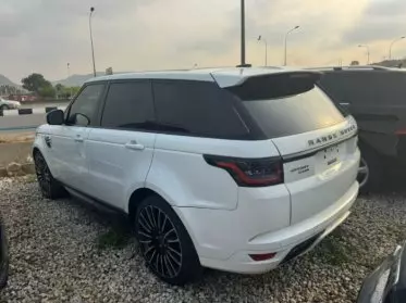 RANGE ROVER HSE LR4